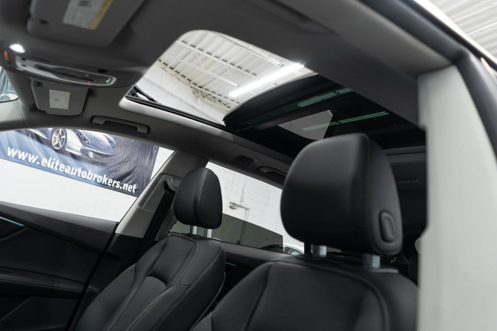 Audi Q8 photo 8