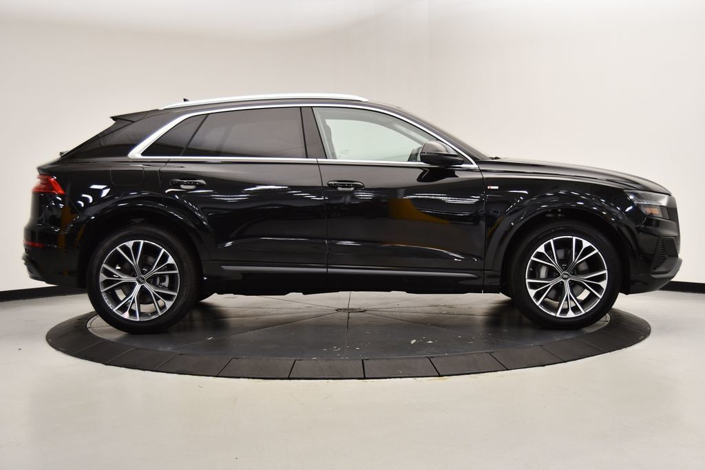 https://cdn.ebizautos.media/used-2023-audi-q8-premiumplus55tfsiquattro-8479-22105260-6-1024.jpg