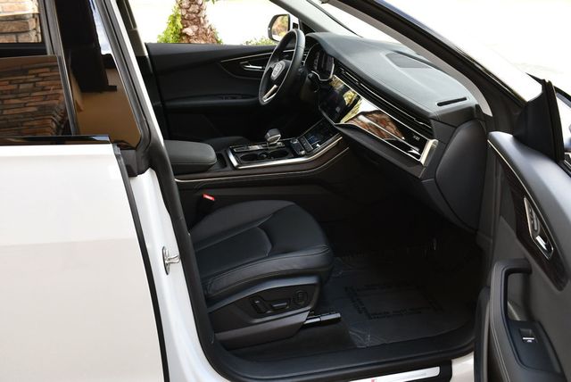 2023 Audi Q8 Premium Plus 55 TFSI quattro W/Executive Package - 22953928 - 19
