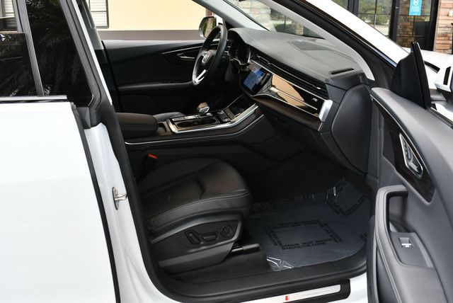 2023 Audi Q8 Premium Plus 55 TFSI quattro W/Executive Package - 22953928 - 44