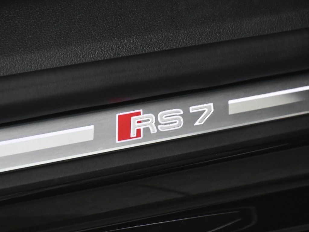 2023 Audi RS 7 Performance photo 21