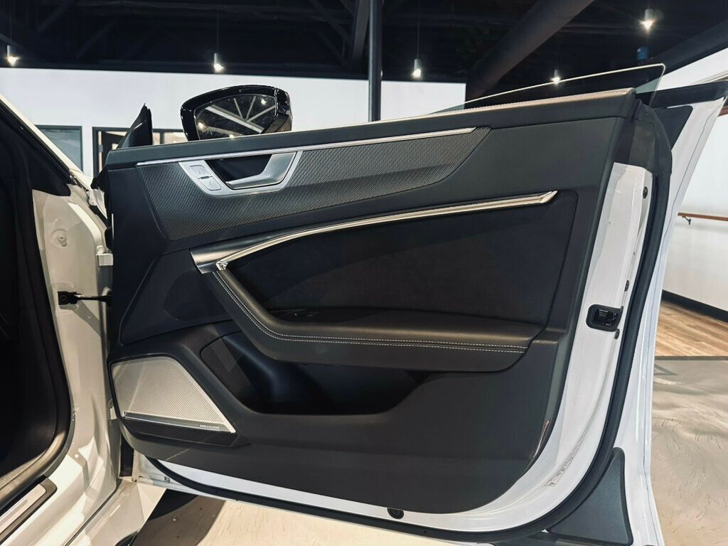 2023 Audi RS 7 DynamicPkg/CarbonOptic/B&O AdvancedSound/RS DesignPkg/SoftClose - 23060137 - 24