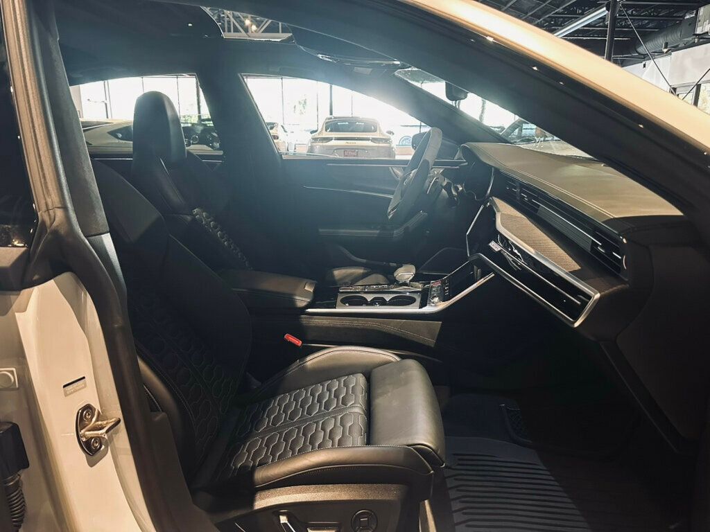 2023 Audi RS 7 DynamicPkg/CarbonOptic/B&O AdvancedSound/RS DesignPkg/SoftClose - 23060137 - 25