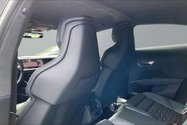 2023 Audi RS e-tron GT quattro - 23089470 - 18