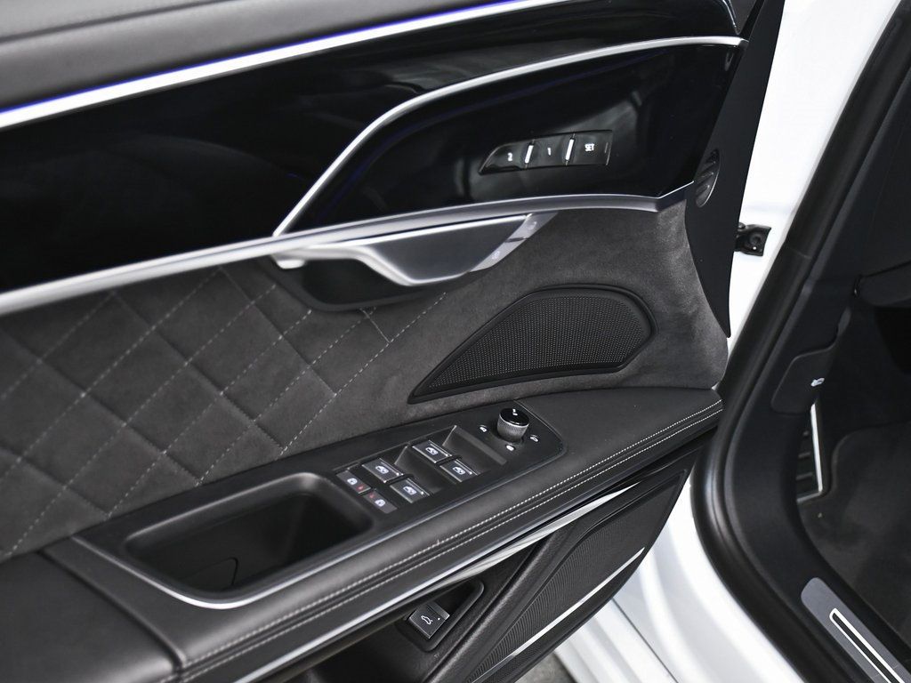 2023 Audi S8 4.0T photo 10