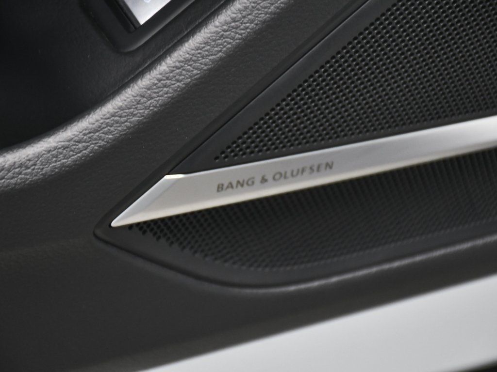 2023 Audi S8 4.0T photo 11