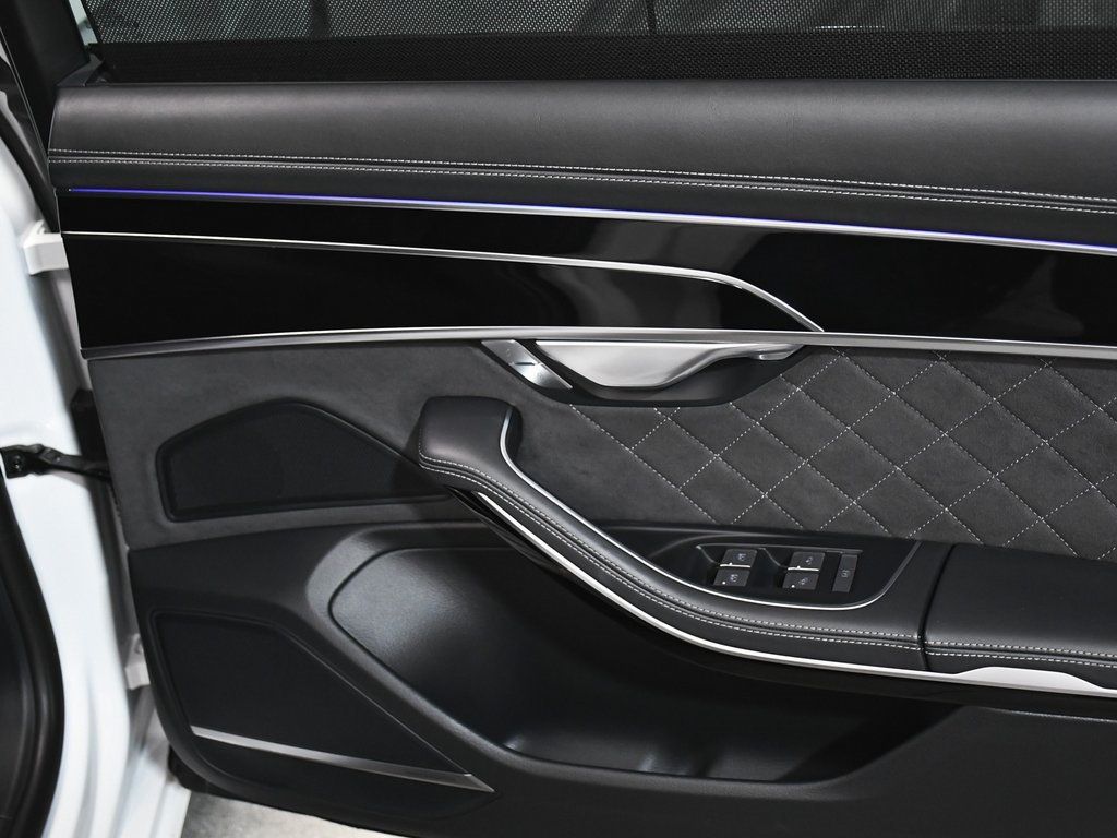 2023 Audi S8 4.0T photo 18