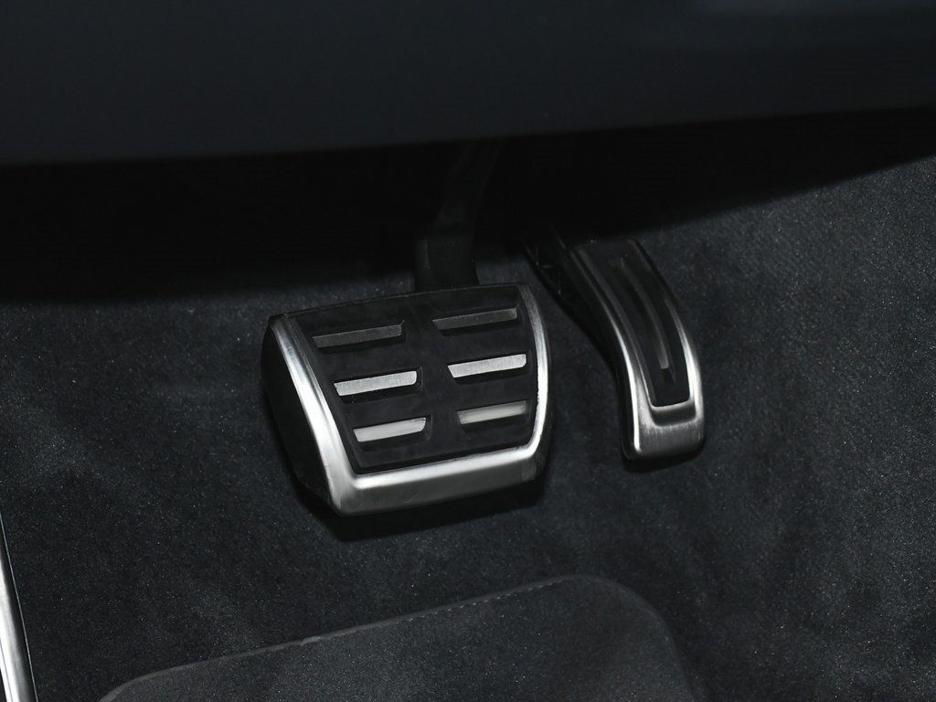2023 Audi S8 4.0T photo 24
