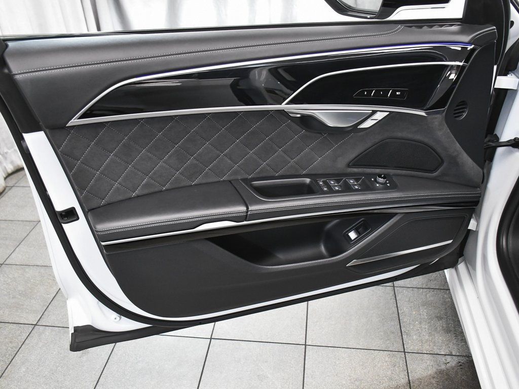 2023 Audi S8 4.0T photo 9