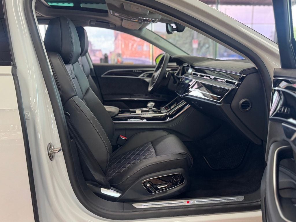 2023 Audi S8 Quattro photo 12