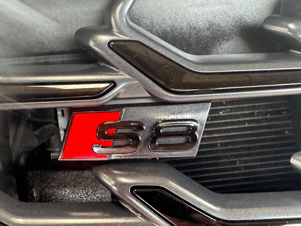 2023 Audi S8 Quattro photo 25