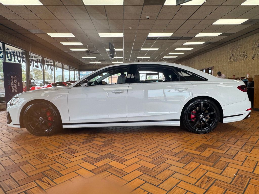2023 Audi S8 Quattro photo 4