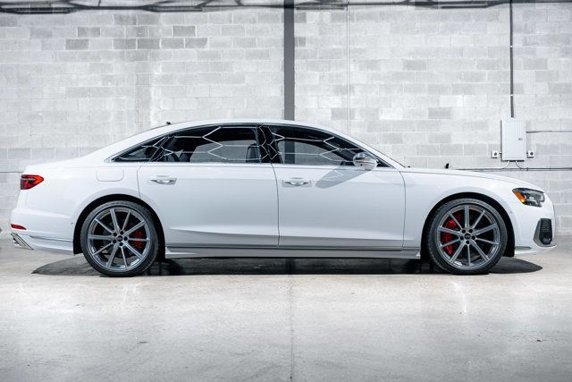 2023 Audi S8 Quattro photo 2