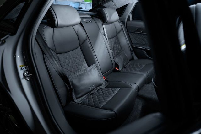 2023 Audi S8 4.0 TFSI - 22846046 - 24