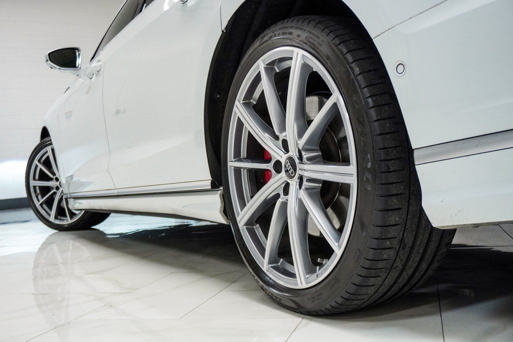 2023 Audi S8 4.0T Quattro photo 9