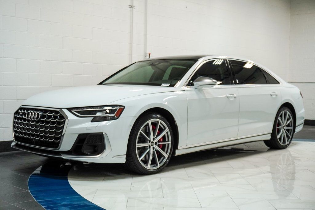 2023 Audi S8 4.0T Quattro photo 3