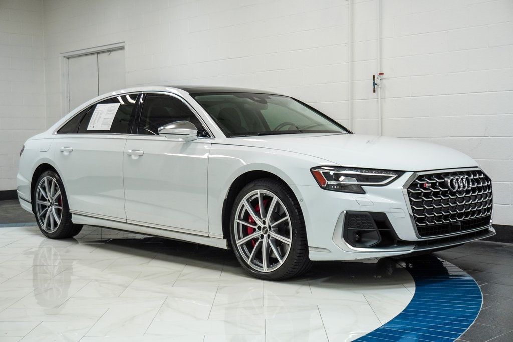 2023 Audi S8 4.0T Quattro photo 4