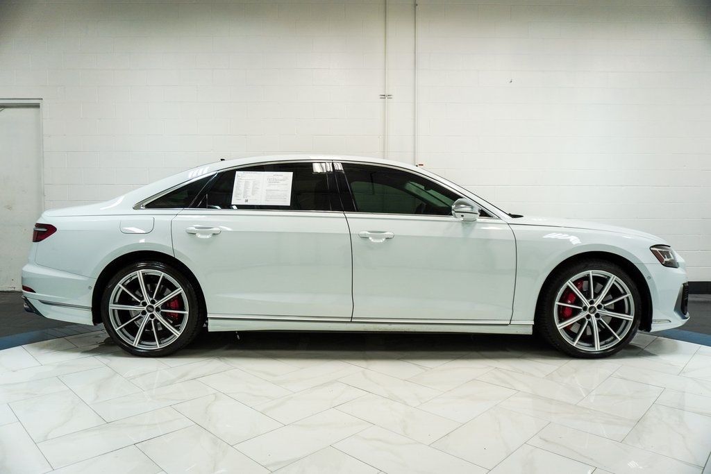2023 Audi S8 4.0T Quattro photo 8