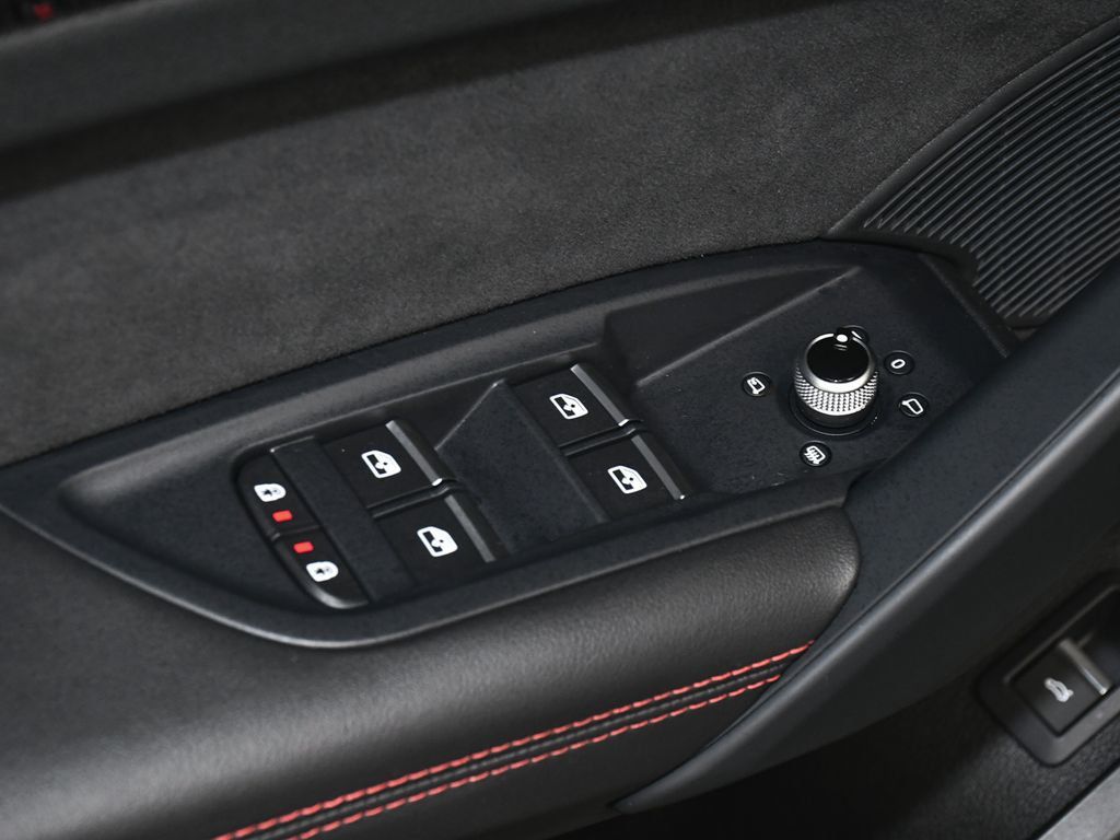 Audi SQ5 photo 10