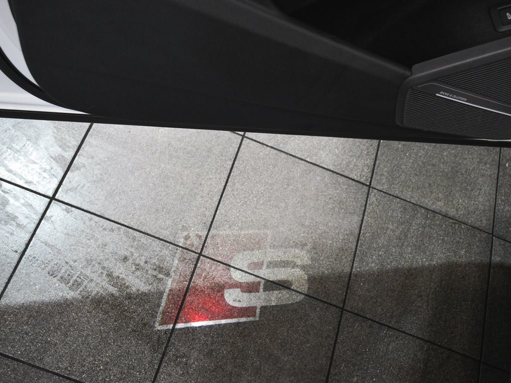 Audi SQ5 photo 12