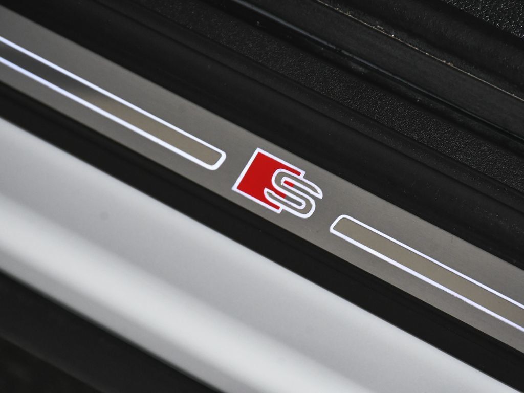 Audi SQ5 photo 14