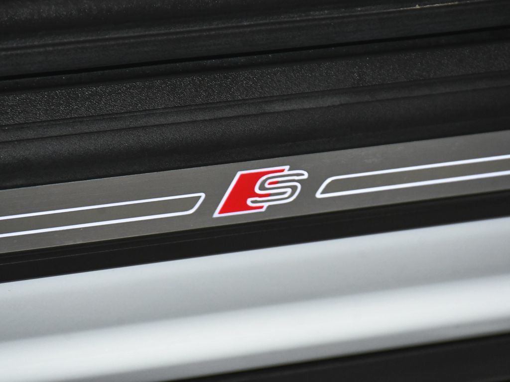 Audi SQ5 photo 19
