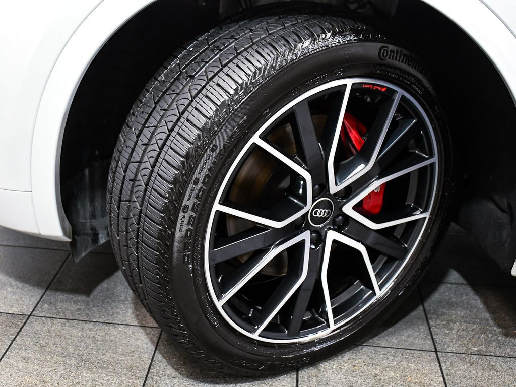 Audi SQ5 photo 7