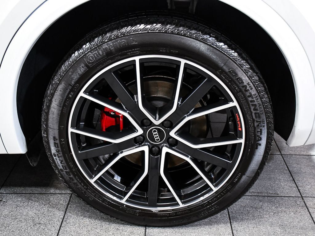 Audi SQ5 photo 8