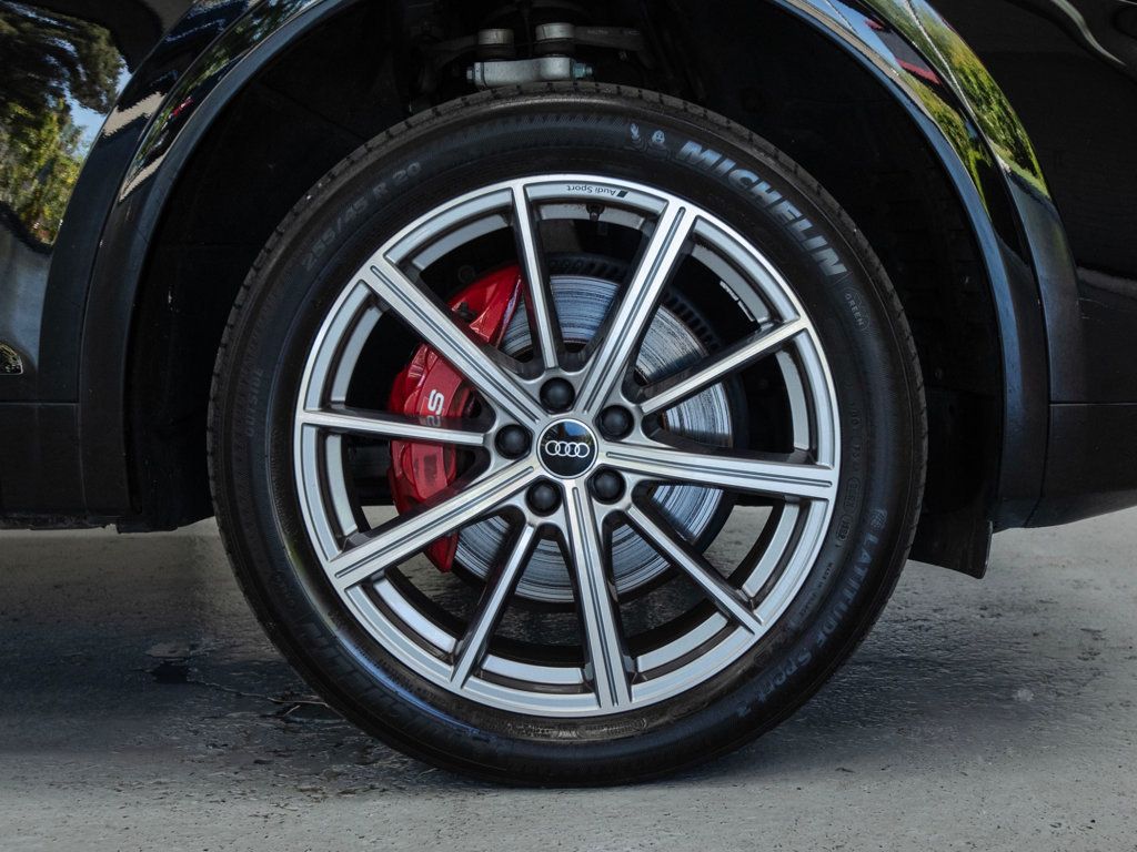 Audi SQ5 photo 11