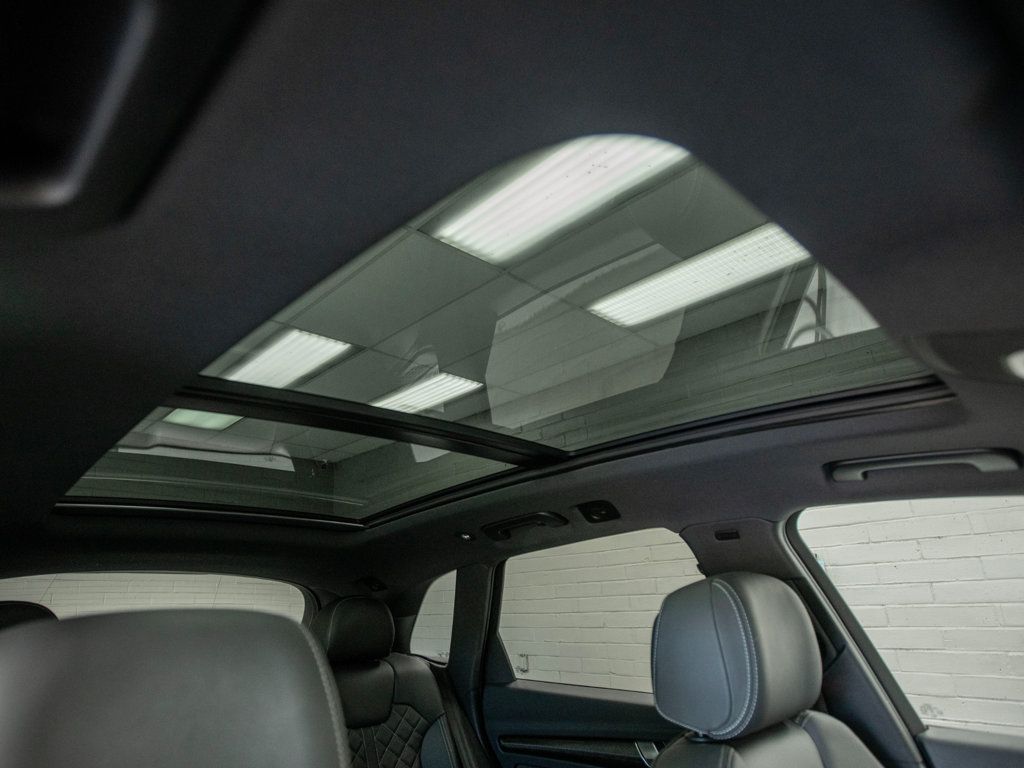 Audi SQ5 photo 28
