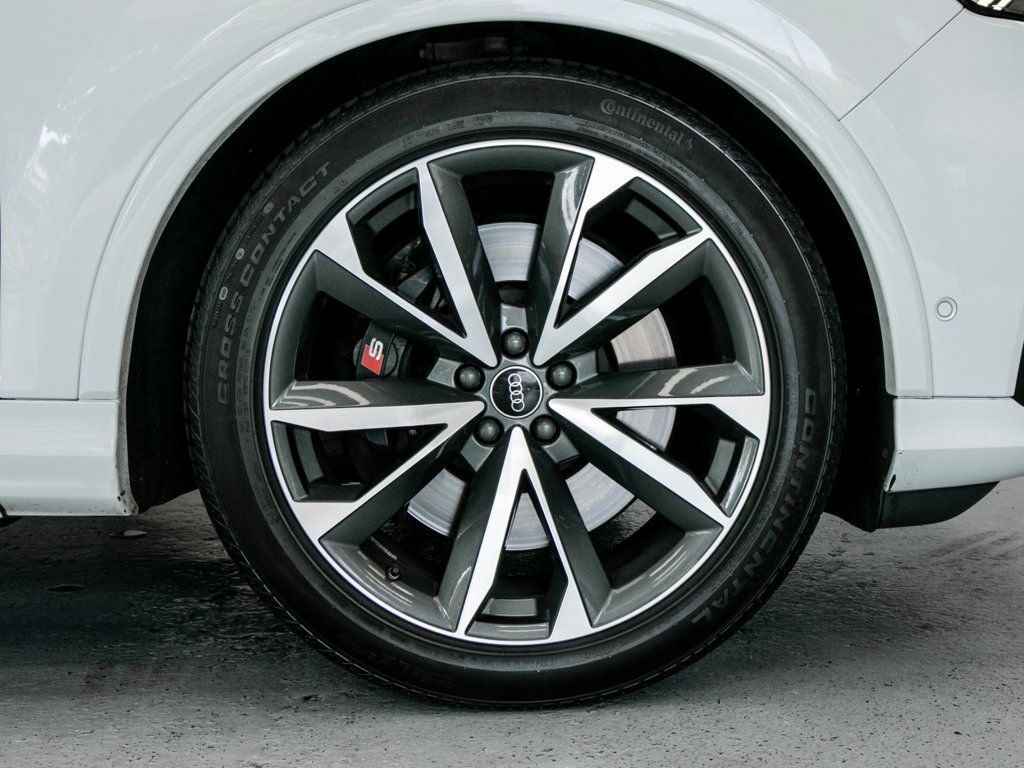Audi SQ7 photo 10