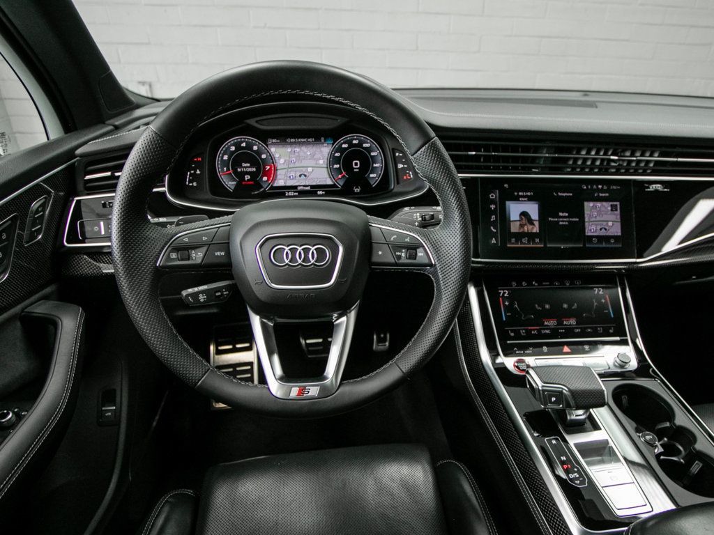 Audi SQ7 photo 16