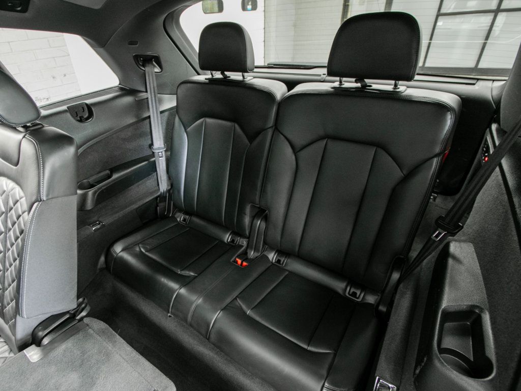 Audi SQ7 photo 28