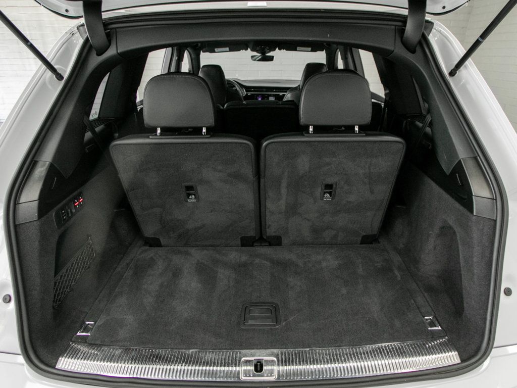 Audi SQ7 photo 33