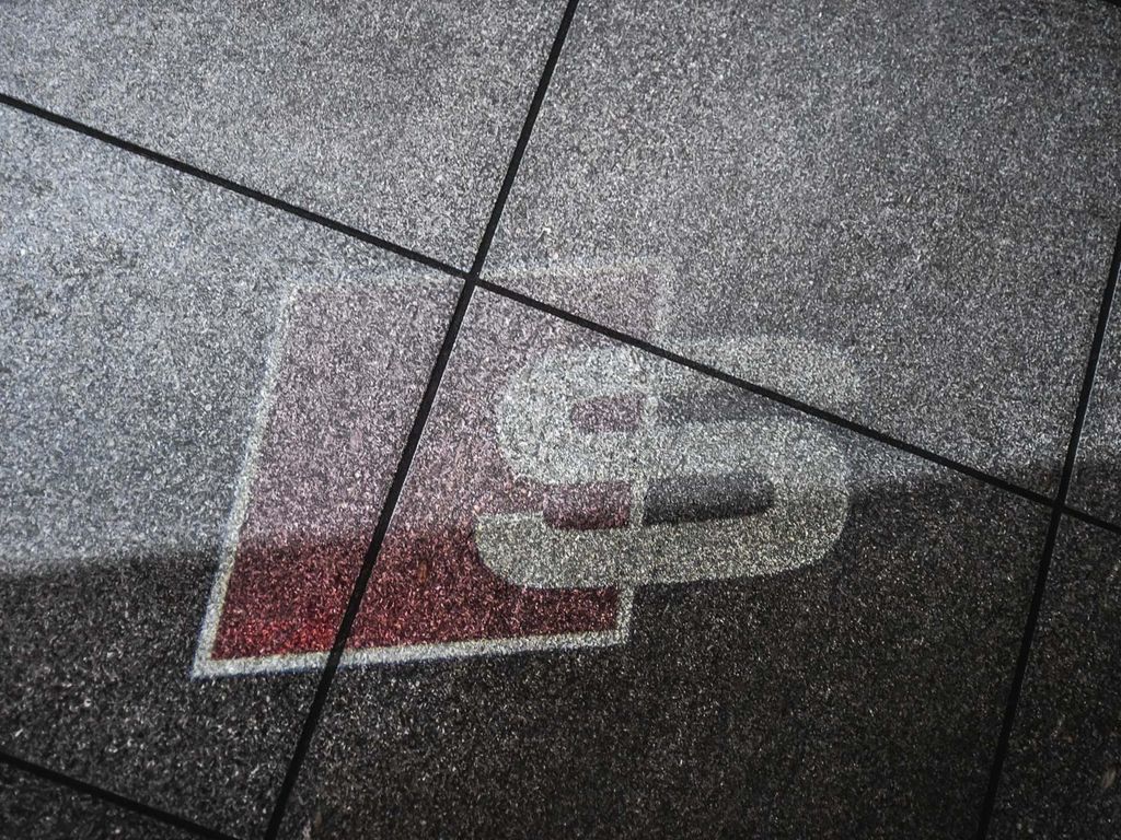 Audi SQ8 photo 13