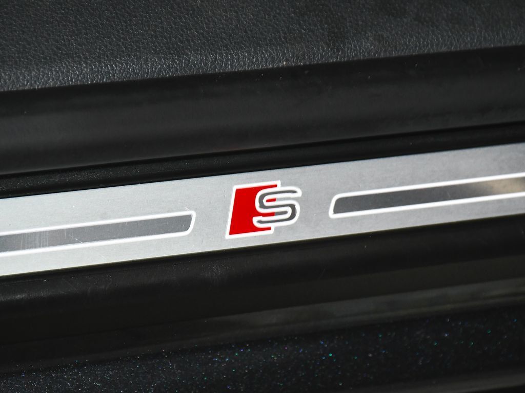 Audi SQ8 photo 19