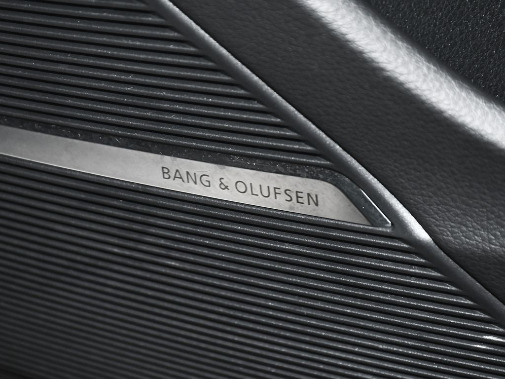 Audi SQ8 photo 22