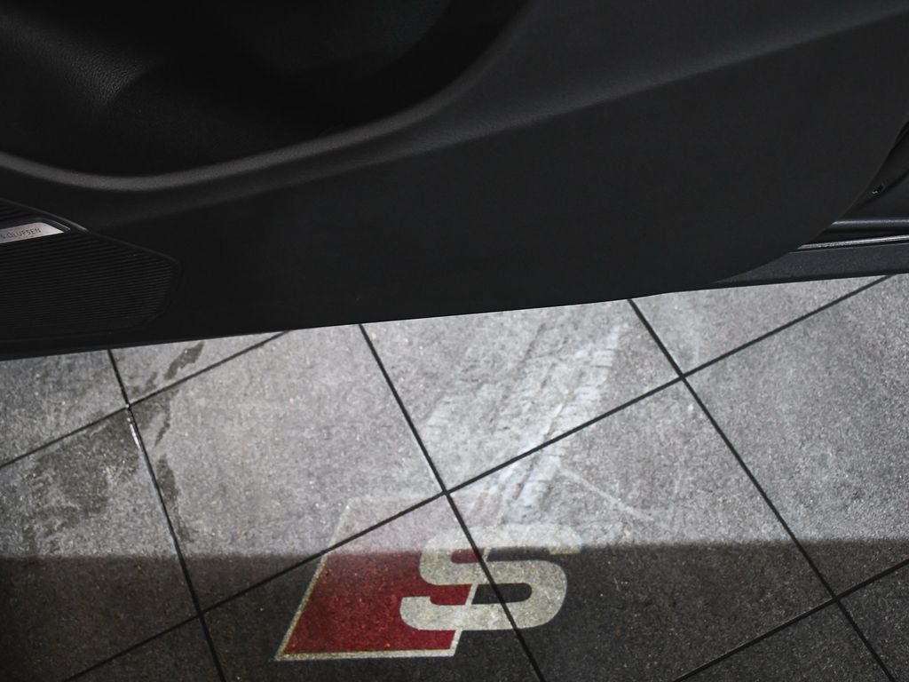 Audi SQ8 photo 23