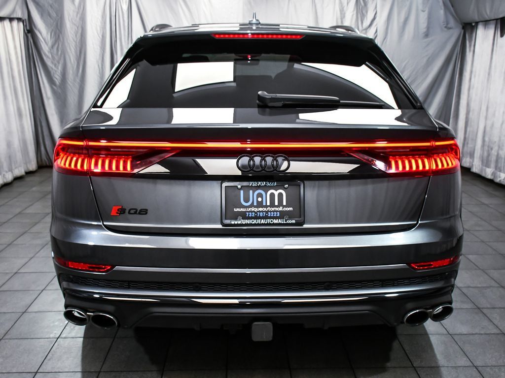 Audi SQ8 photo 5
