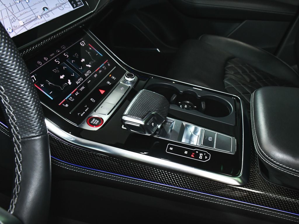Audi SQ8 photo 50