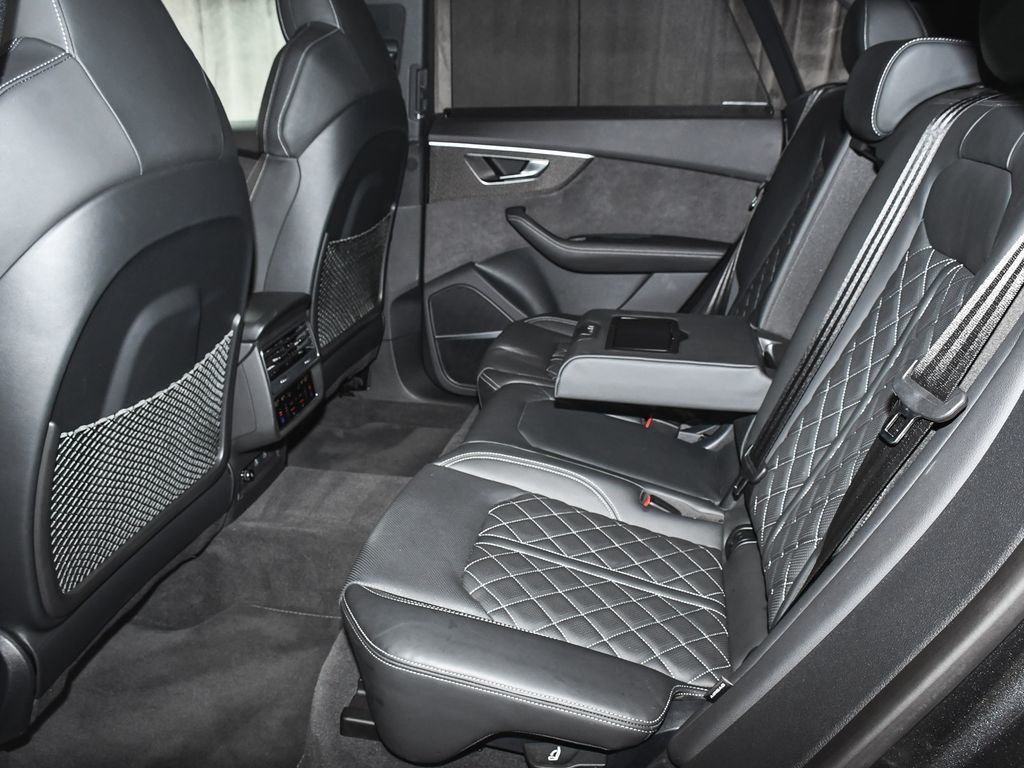 Audi SQ8 photo 59