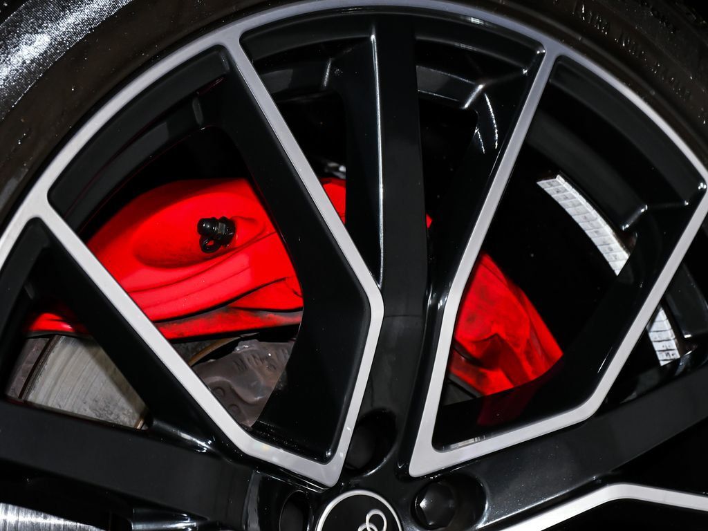 Audi SQ8 photo 95