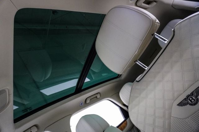 2023 Bentley Bentayga Azure AWD - 22941251 - 7