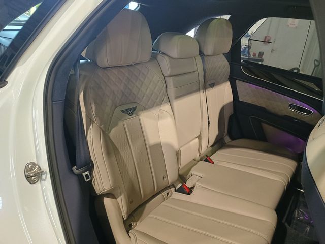2023 Bentley Bentayga Azure AWD 1 Owner Clean Carfax - 23031117 - 37