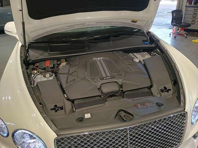 2023 Bentley Bentayga Azure AWD 1 Owner Clean Carfax - 23031117 - 46