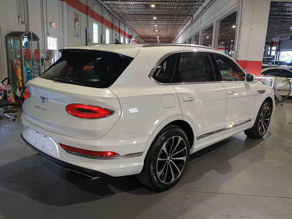 2023 Bentley Bentayga Azure AWD 1 Owner Clean Carfax - 23031117 - 4