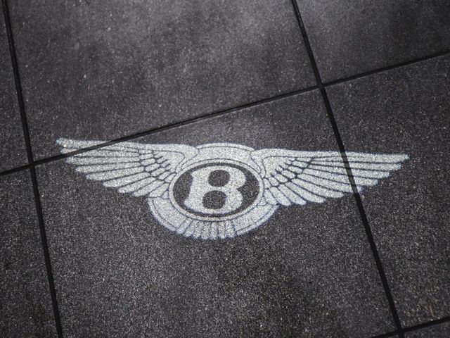 2023 Bentley Bentayga V8 - 23098379 - 19