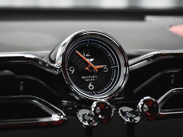 2023 Bentley Bentayga V8 - 23098379 - 33