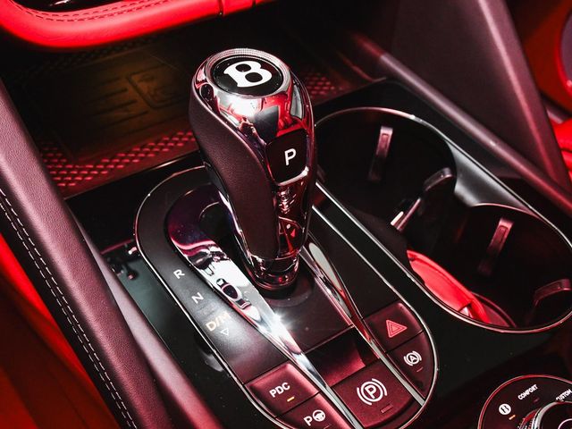 2023 Bentley Bentayga V8 - 23098379 - 42