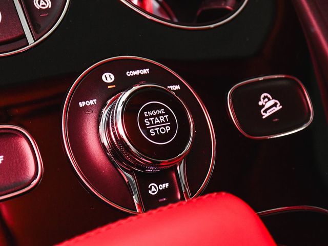 2023 Bentley Bentayga V8 - 23098379 - 43